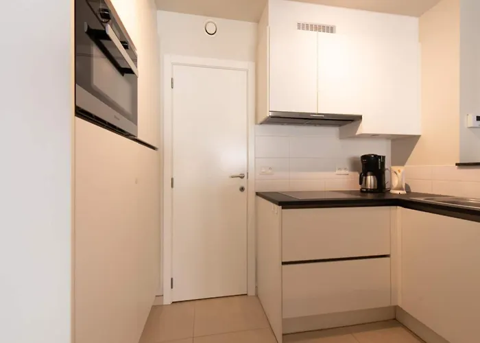 By The In With Terrace Apartment *