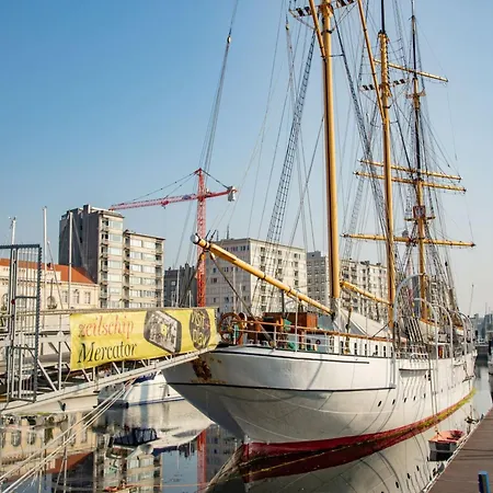 By The In With Terrace Ostende